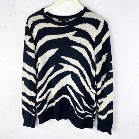 [F21] Classic Black & White Sweater - Picture 1 of 2